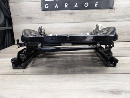 2021-2026 BMW 430i G22 Front Right Passenger Seatbelt Seat Belt Retractor 9108134