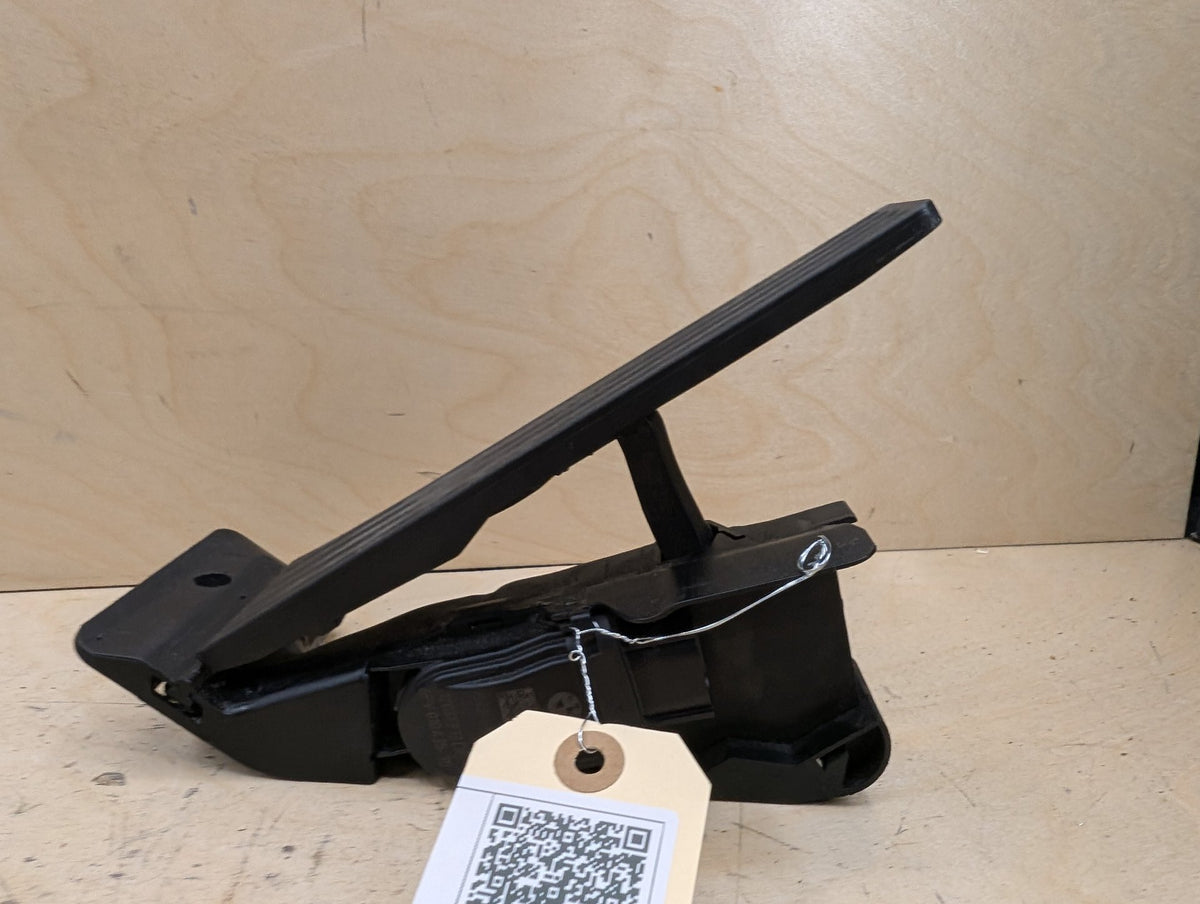 OEM BMW F15 F22 F25 F30 F36 F80 G01 G05 G20 X3 X5 Accelerator Throttle Gas Pedal