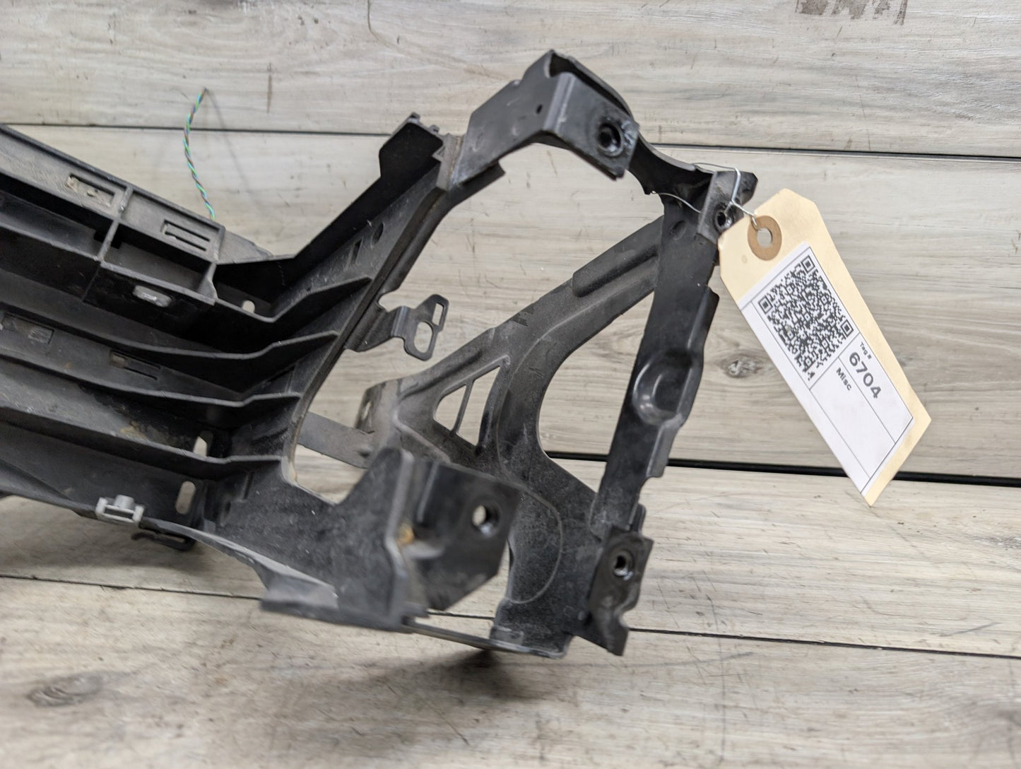 OEM BMW F01 F02 740 750 760 Front Right Passenger Headlight Support Bracket