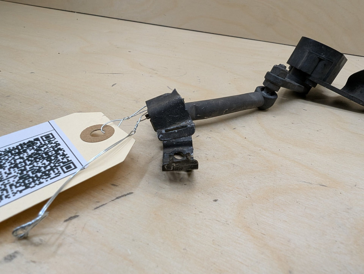 2007-2013 BMW 335i E93 Suspension Height Level Sensor 6778813