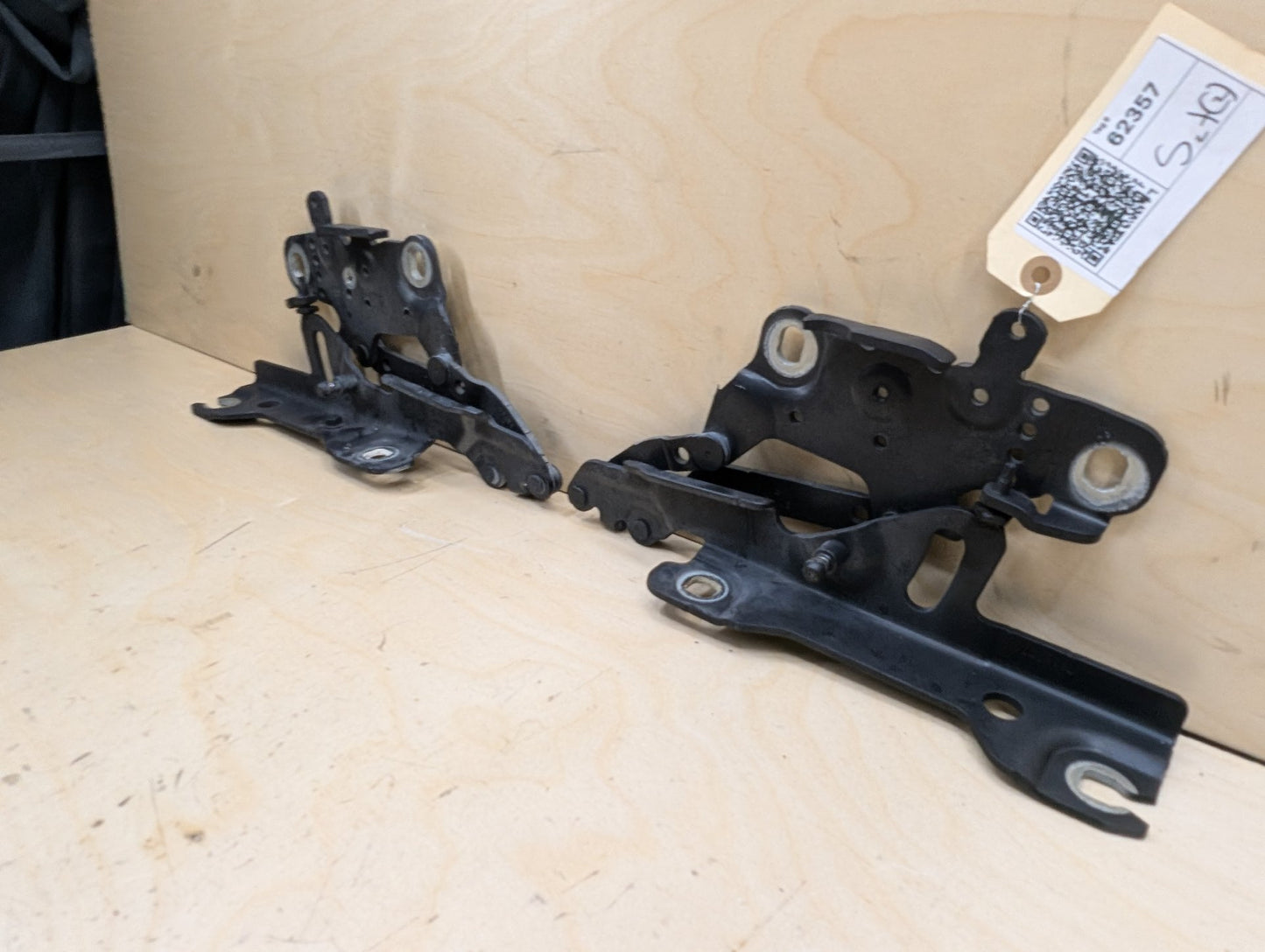 OEM BMW F22 F23 F30 F32 F33 F36 F80 F82 F83 F87 Left Right Side Hood Hinges PAIR