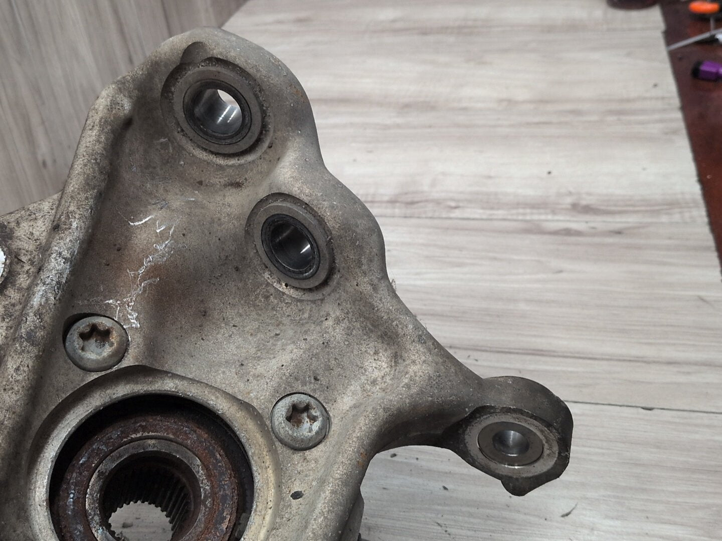 OEM BMW E70 F15 F16 F85 X5 X6 Front Passenger Right Spindle Hub Carrier Knuckle