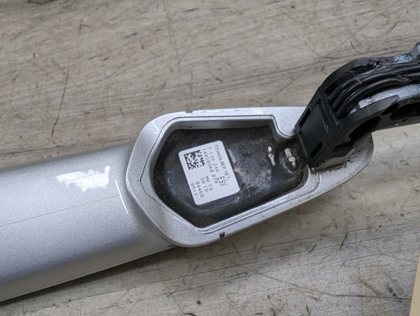 2007-2013 BMW X5 E70 Front or Rear Right Passenger Exterior Door Handle w/ Comfort Access 7138248