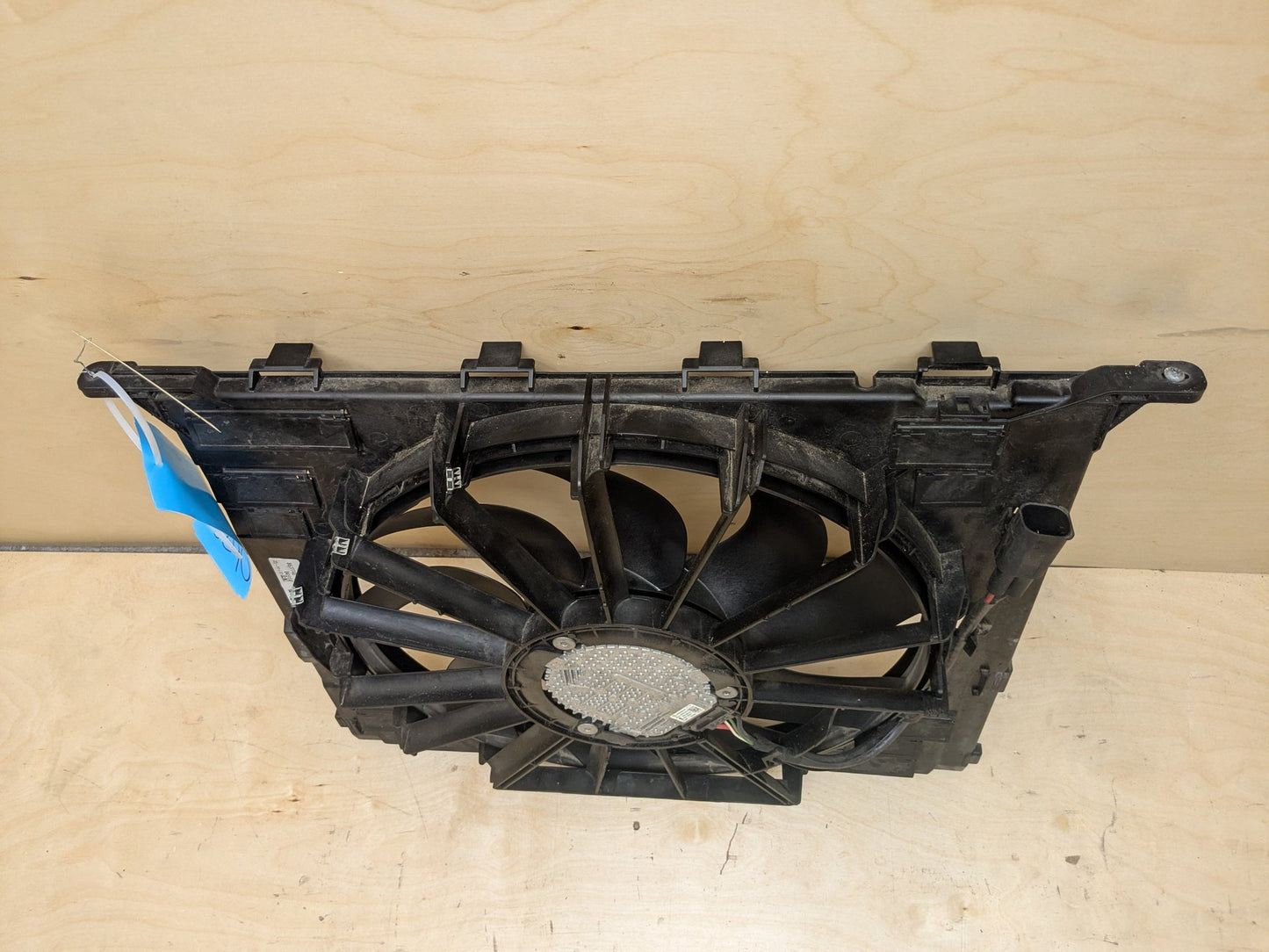 2017-2023 BMW 530i G30 Radiator Fan Shroud Housing w/ Motor 7953400