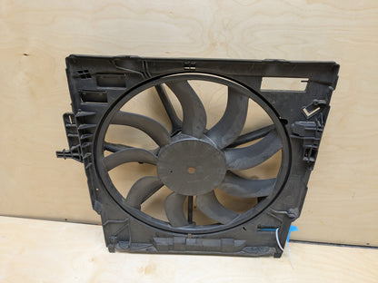 2007-2013 BMW X5 E70 Electric Cooling Fan Shroud Housing w/ Motor 7647753