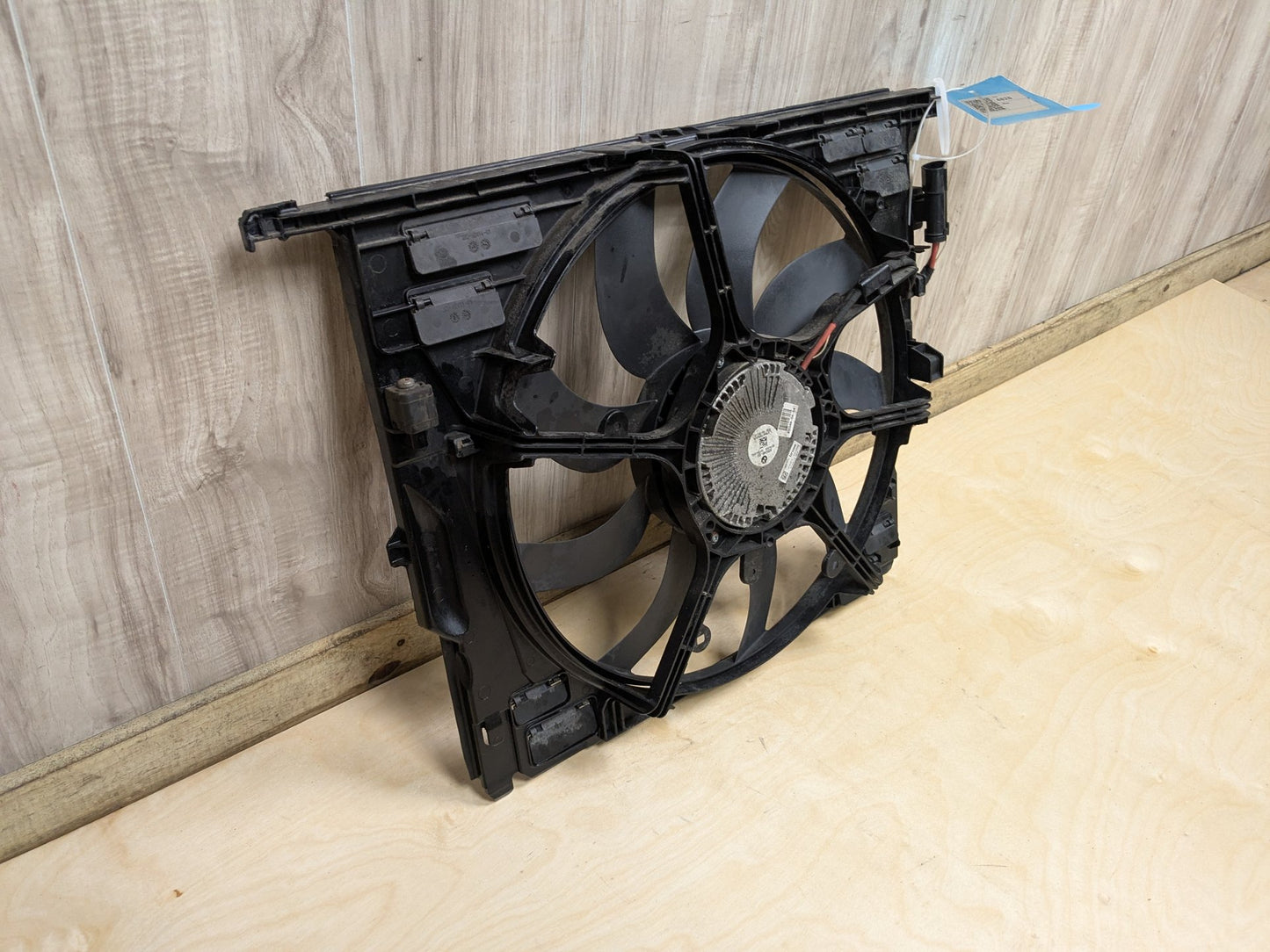 2011 - 2016 BMW 535i F10 Radiator Fan Shroud Housing w/ Motor 7647652 N55B30A