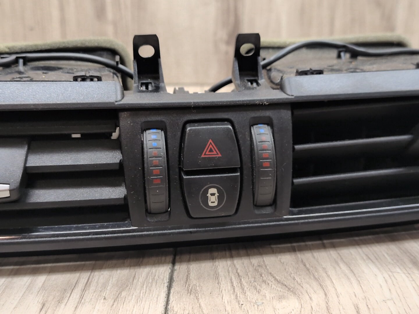 14-19 OEM BMW F15 F16 F85 F86 X5 X6 Dash Center Hazard Button AC Air Vent Grille