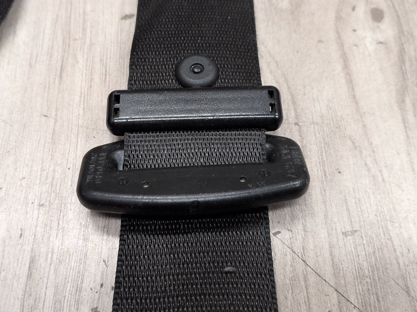 OEM BMW F15 F16 F85 X5 X6 Front Left Driver Seat Belt Seatbelt Retractor Black