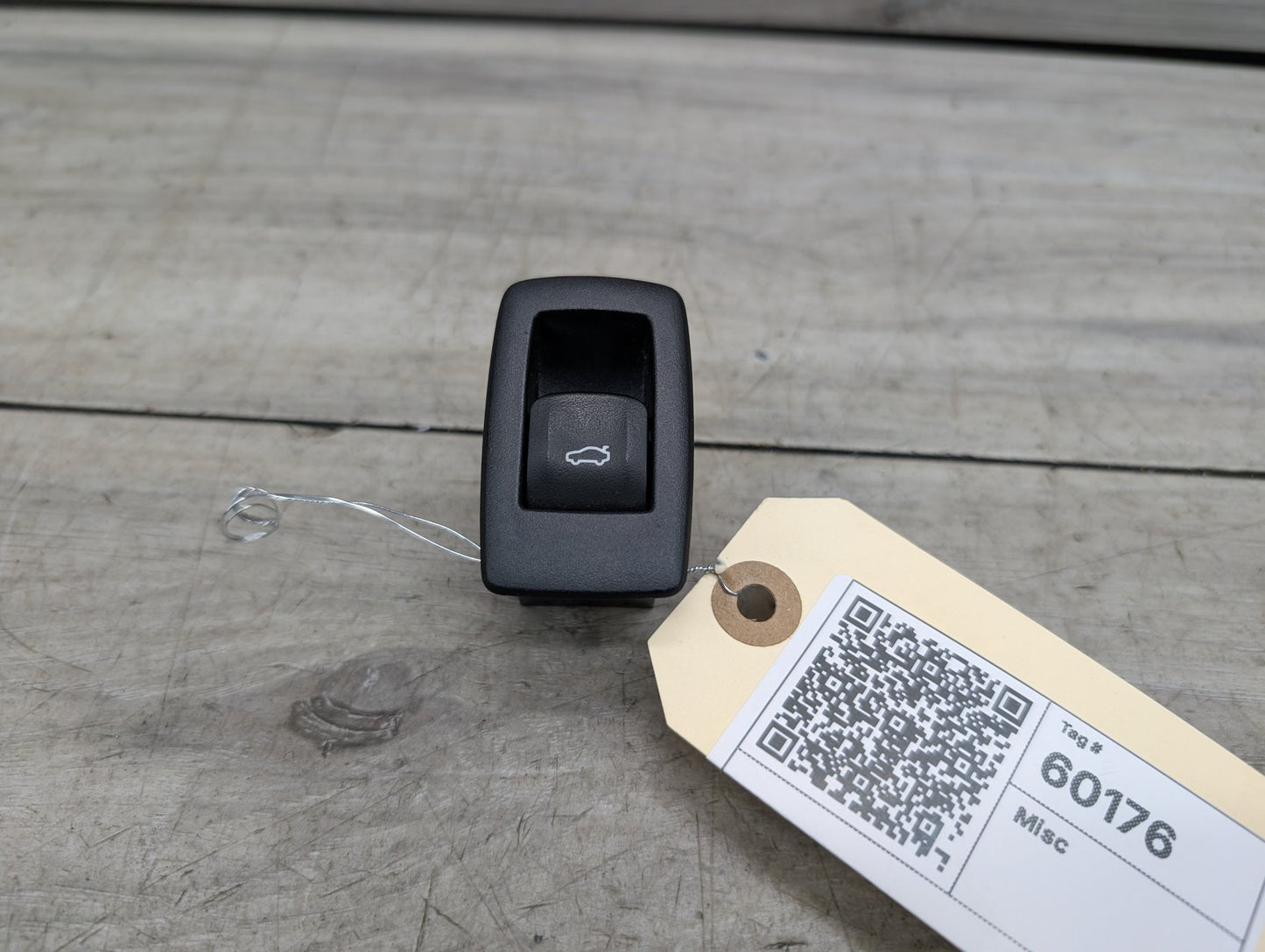 2017-2023 BMW 530i G30 Liftgate Trunk Lid Release Handle Switch 9327029