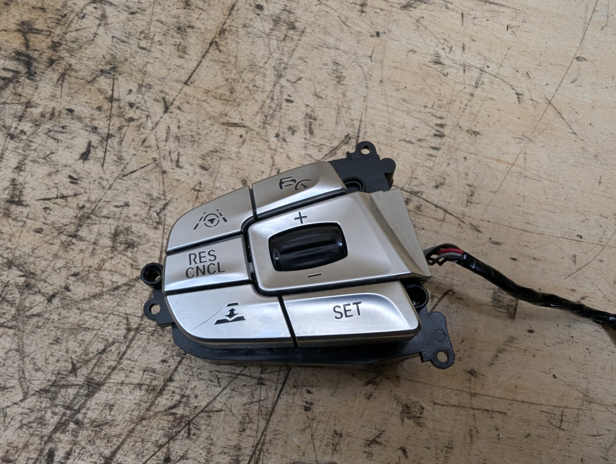 16-19 OEM BMW G11 G12 740 750 M760 SPORT Steering Wheel Multi Switch Button