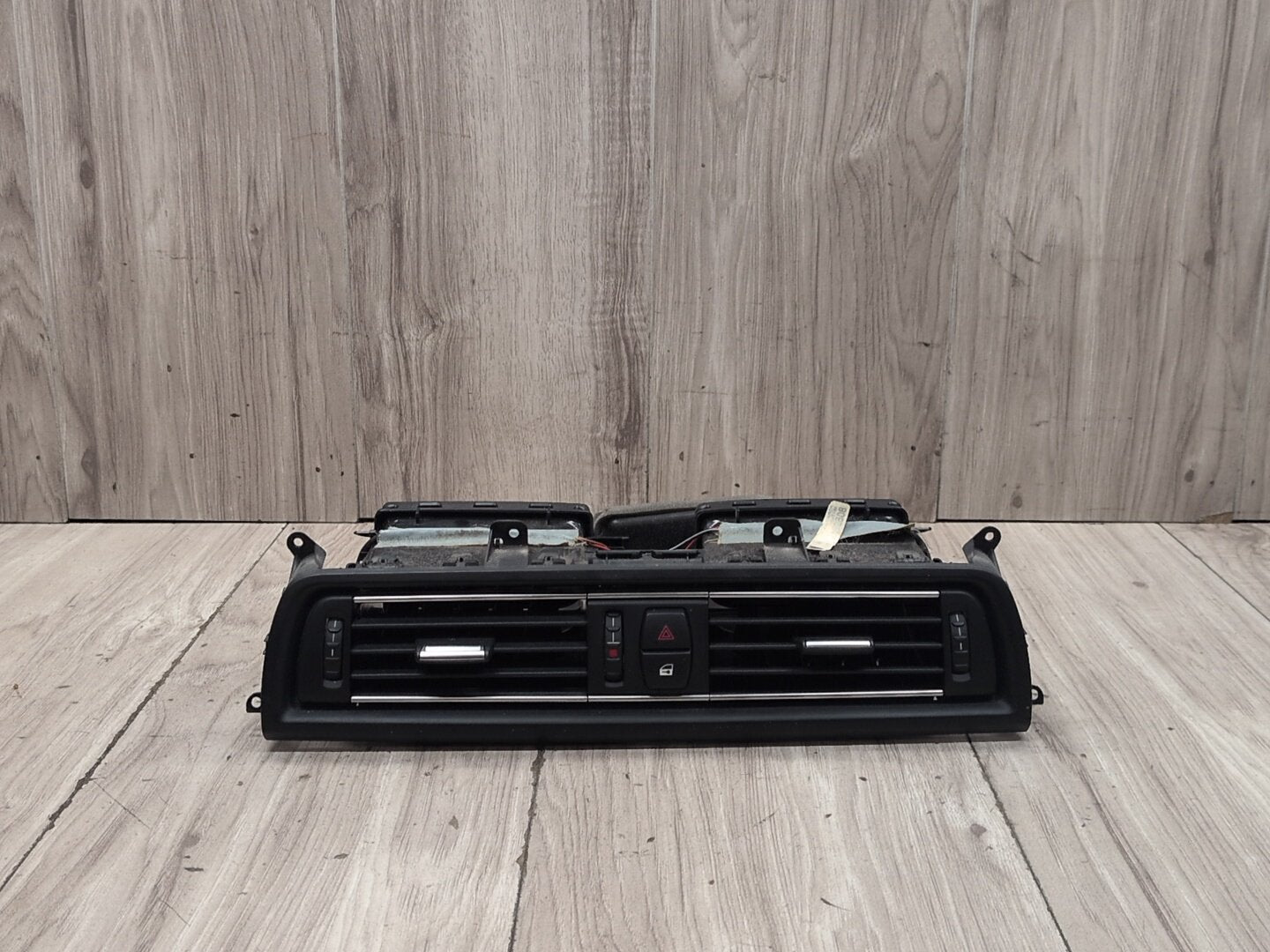 2012-2018 BMW M6 F06 Dashboard Dash Board Middle Center Air Vent 9197486