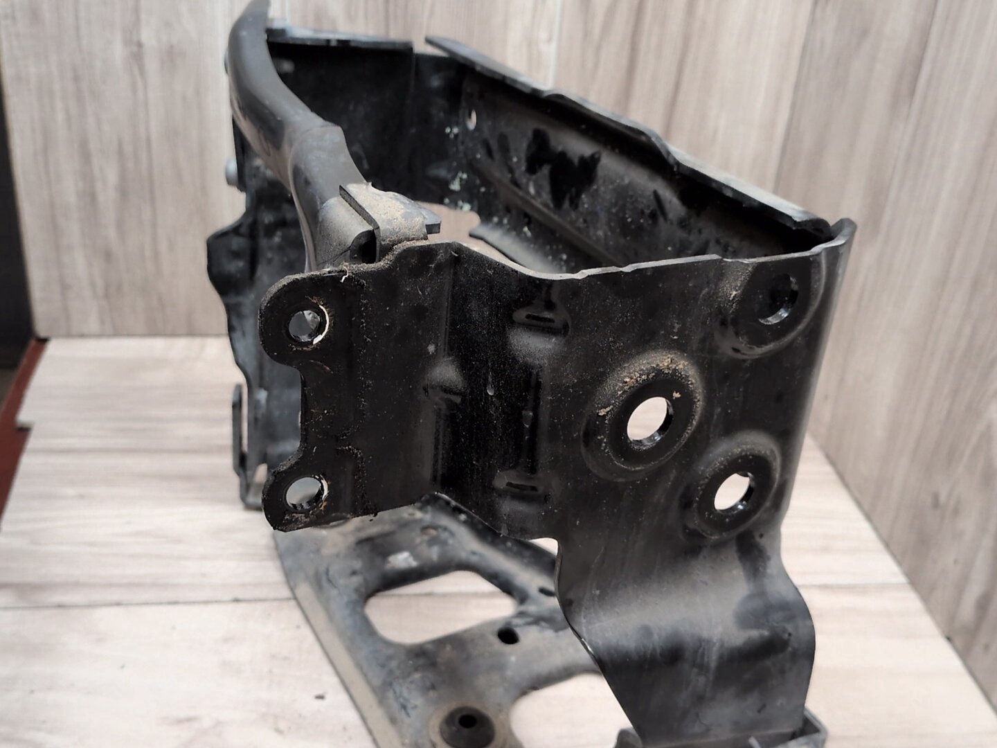 OEM BMW G11 G12 G30 F90 M5 M8 Front Driver Bumper Radiator Support Bracket