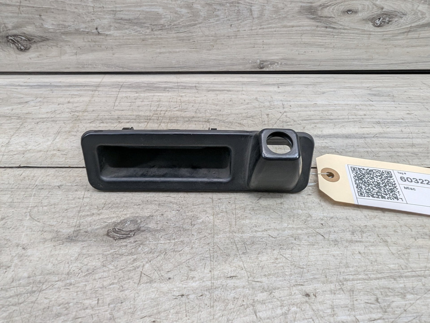 OEM BMW G30 530 540 M550 M5 X5 Rear View Camera Trunk Lid Handle Push Button