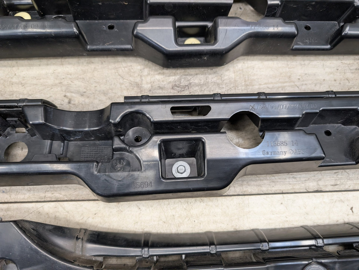 2016-2022 BMW 750Li G12 Right Passenger Side Skirt Rocker Panel Brackets SET 7387348