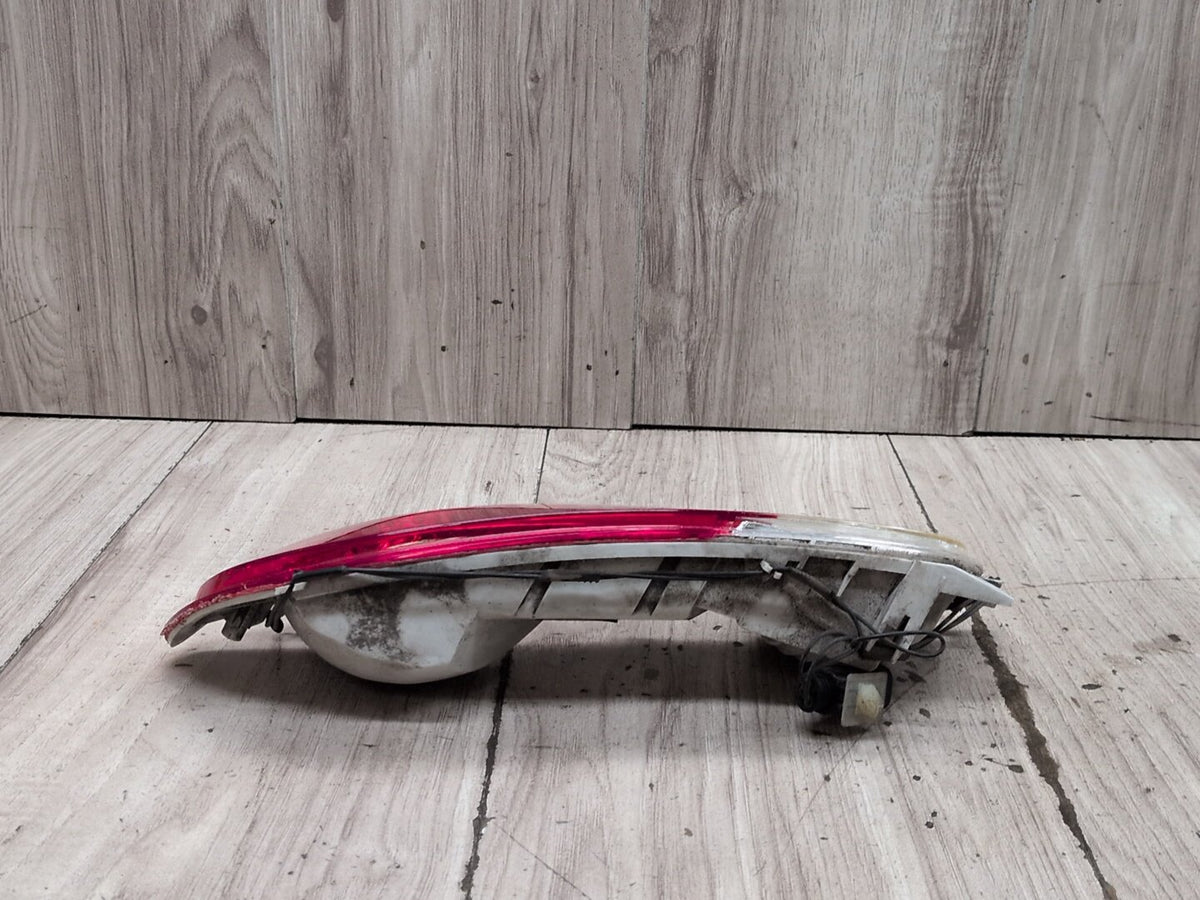 2004-2010 BMW M6 E64 Rear Right Passenger Inner Tail Light 7165818 OEM
