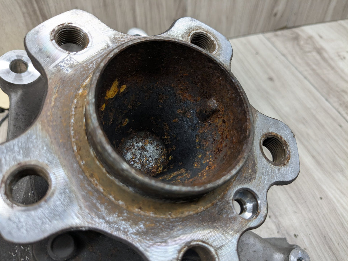 2022-2026 BMW 430i G26 Front Right Passenger Spindle Knuckle w/ Bearing 6892508