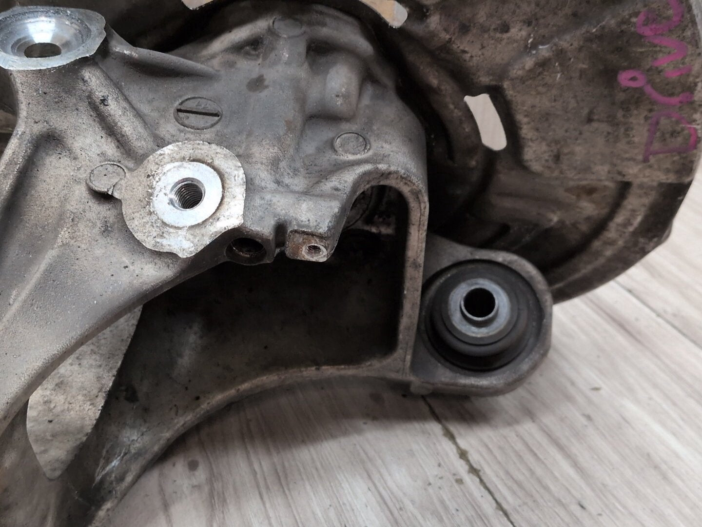 OEM BMW F85 F86 F15 F16 X5 X6 REAR Left Driver Side Spindle Hub Carrier Knuckle