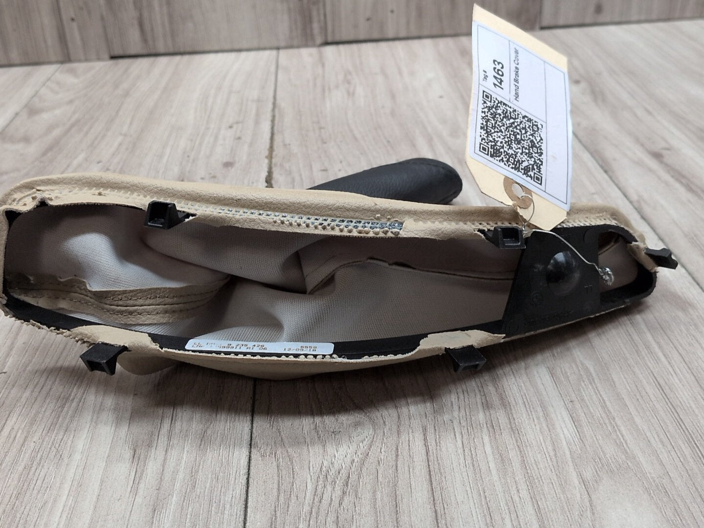 2014 - 2020 BMW 440i F36 Emergency Handle Brake Cover w/ Boot 9235426 B58B30M0