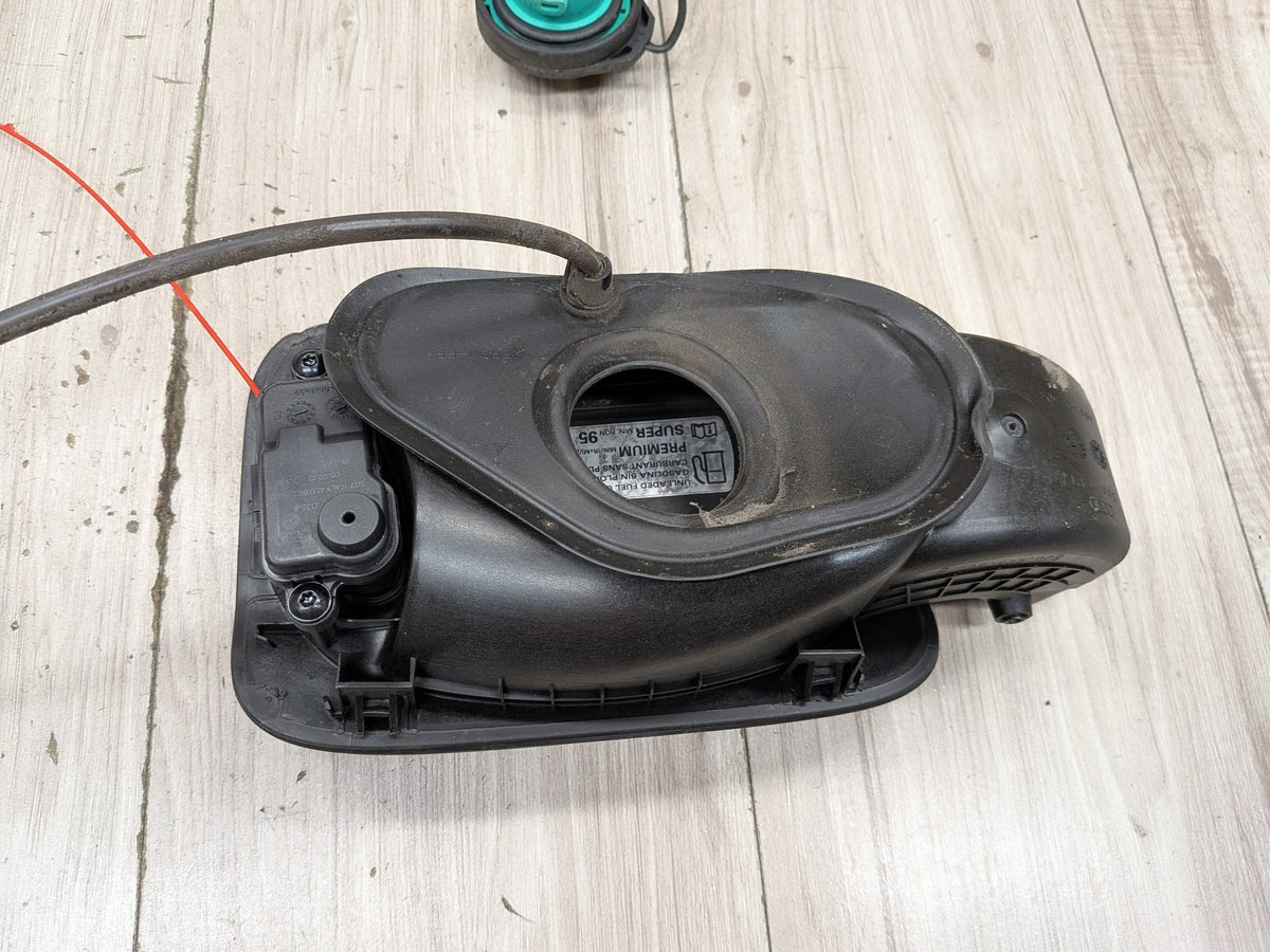 2015-2018 Audi Q3 8U Fuel Gas Tank Filler Cap 8J0010508Q OEM