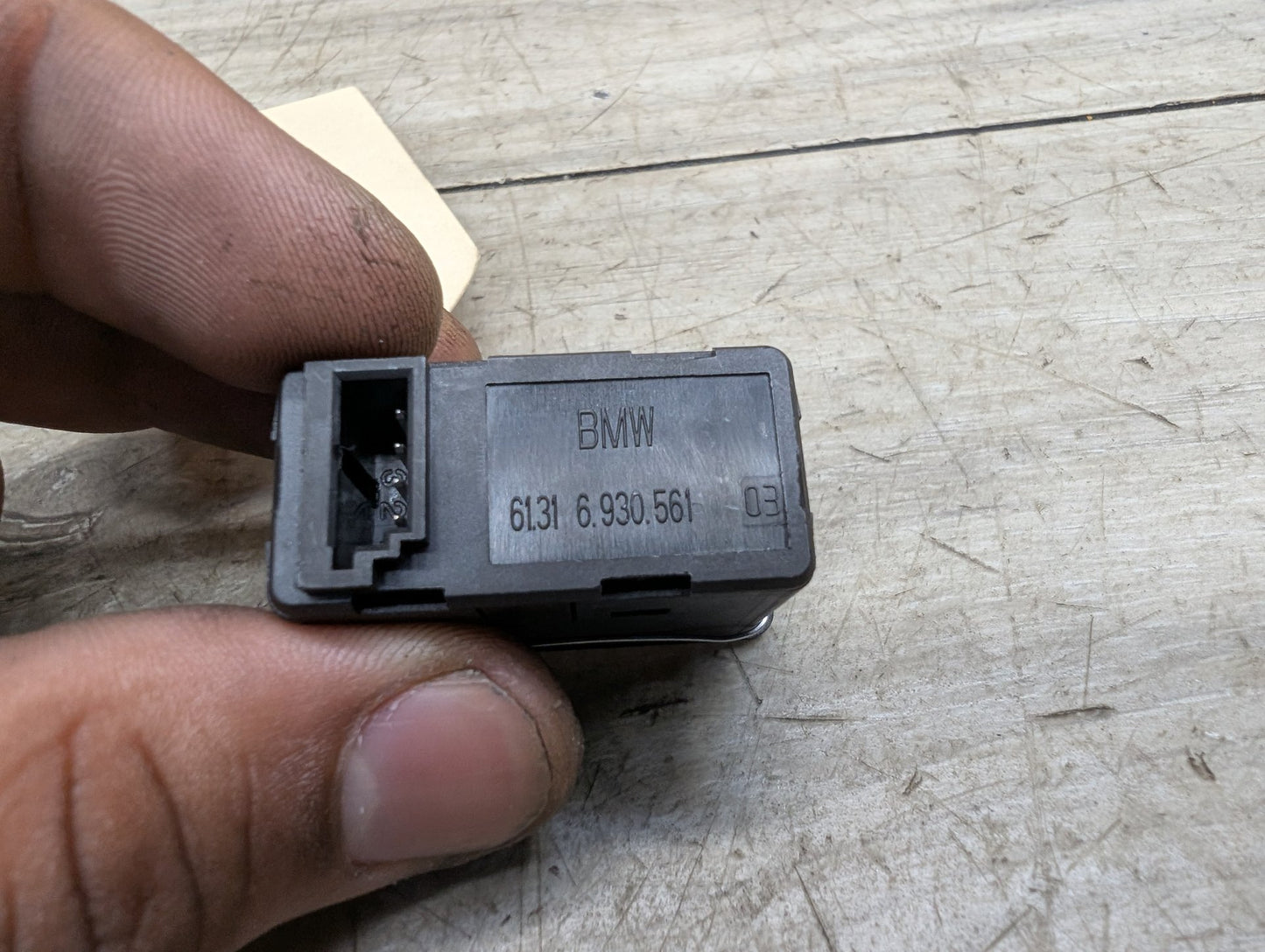 2007-2013 BMW 328i E93 AUX/ USB Charger Port Socket 6930561