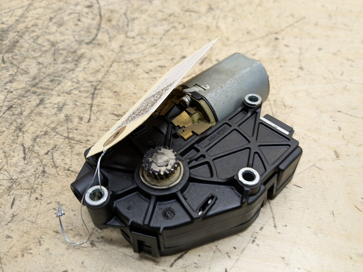 OEM BMW F02 F06 F10 F13 F16 F22 F30 F32 F36 F80 F82 Sunroof Glass Motor Drive