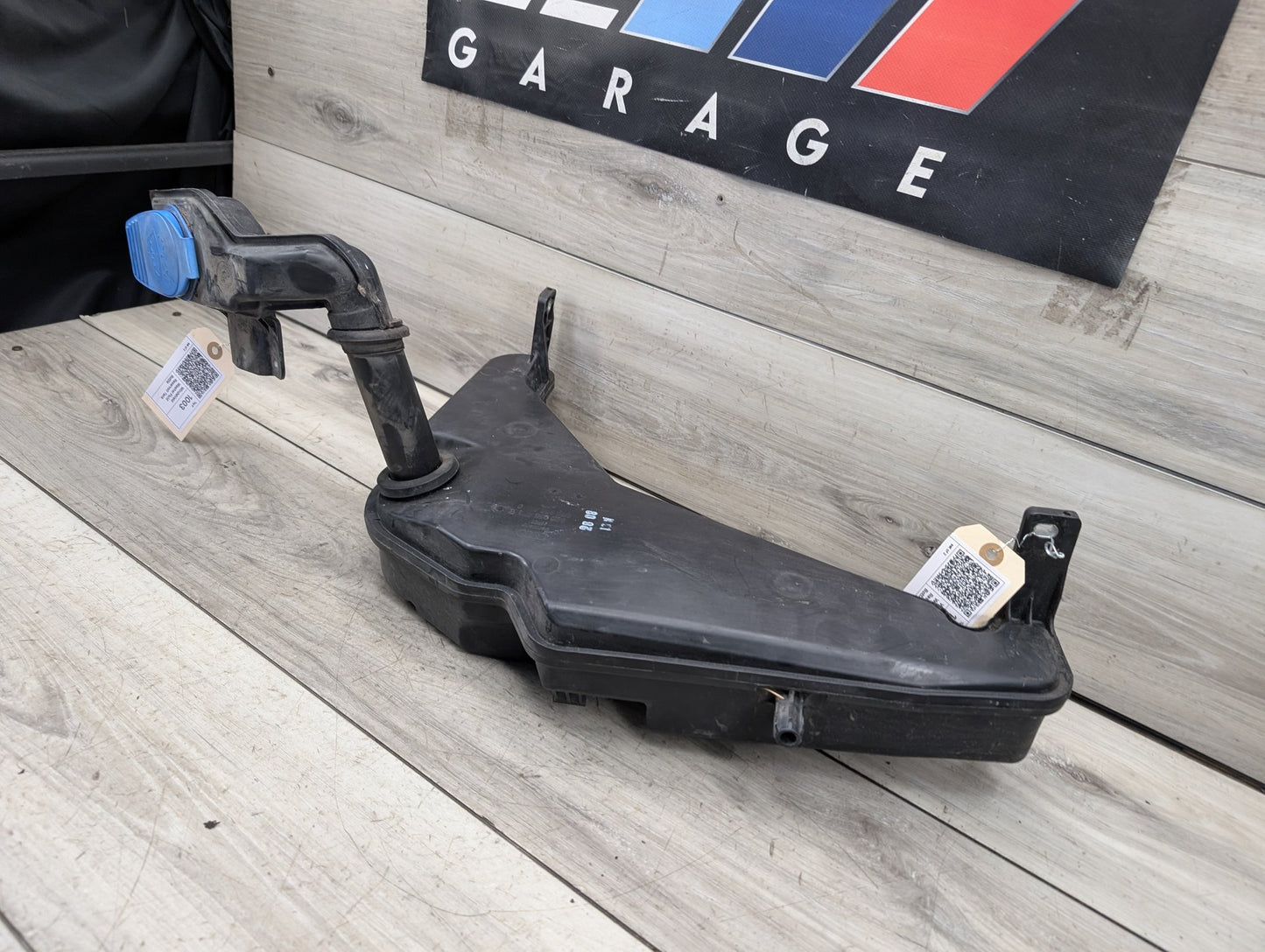 2009 - 2017 Audi Q5 8R Windshield Reservoir Tank Assembly 8R0955453B EA888