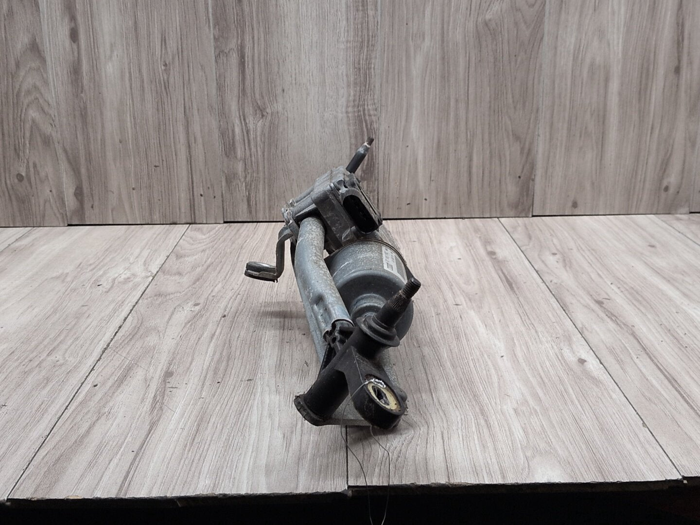 2008 - 2017 Audi S5 8T Front Windshield Wiper Motor 8T1955119D
