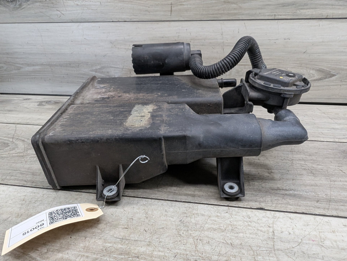 2009-2015 BMW 750Li F02 Fuel Vapor Charcoal Canister 7312781