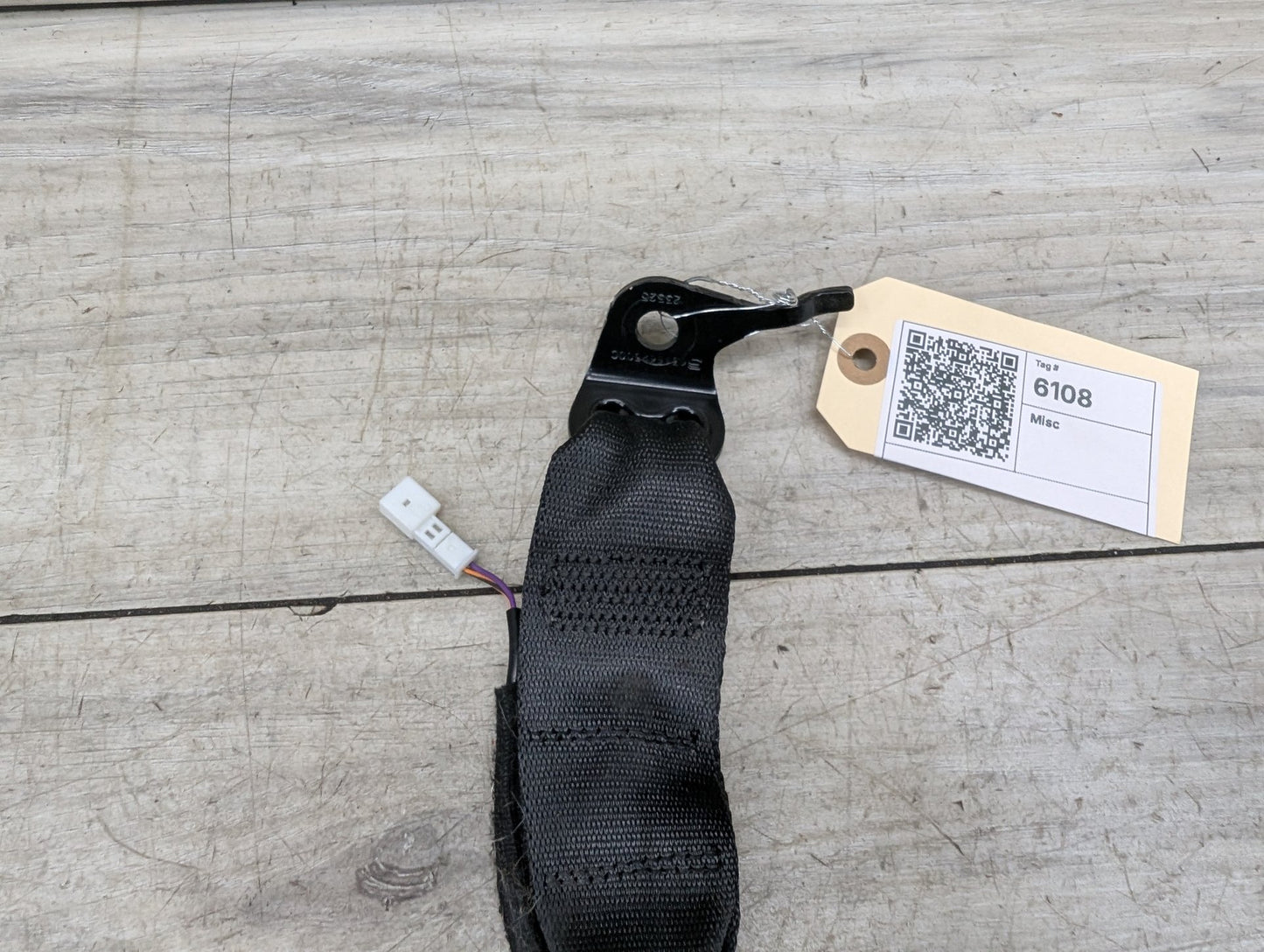 OEM BMW F90 M5 G30 530 540 M550 Rear Center Middle Seatbelt Seat Belt Buckle