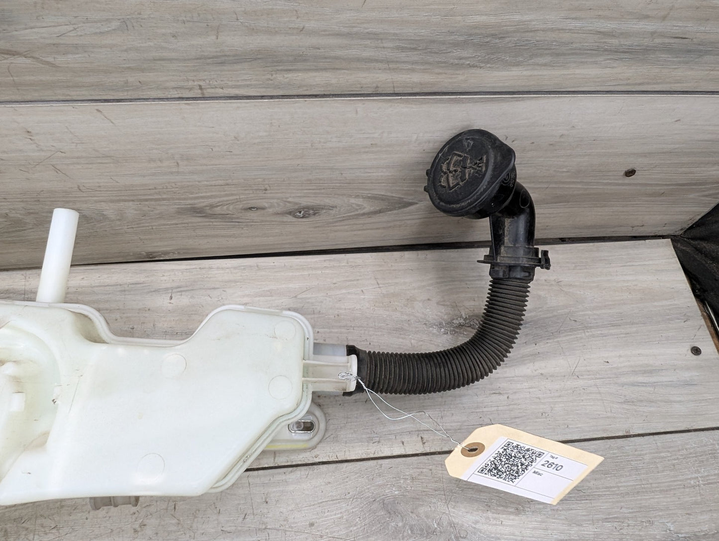 2014 - 2018 BMW X5 F15 Windshield Reservoir Tank Assembly 7292423 N63B