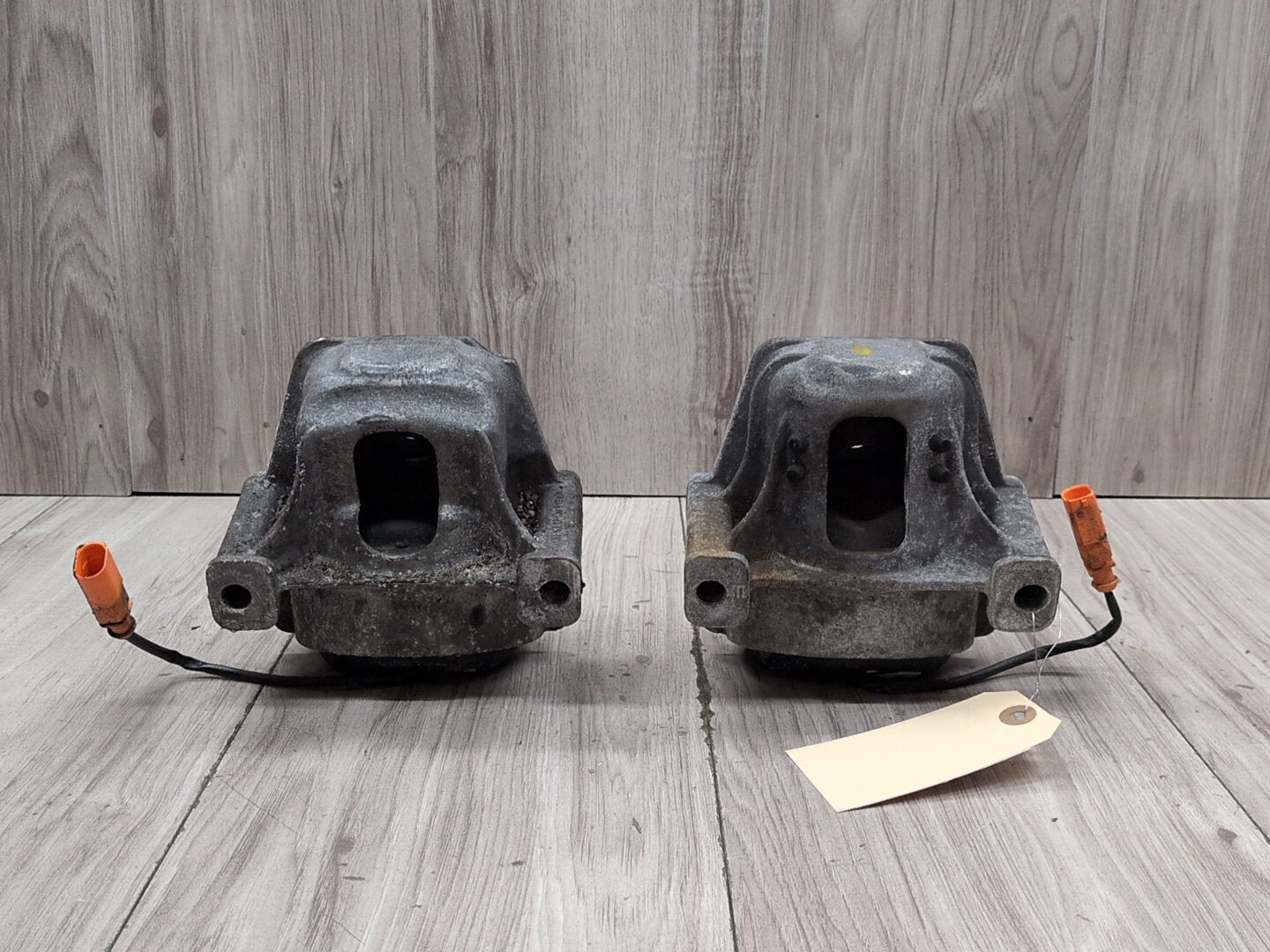 2008 - 2017 Audi S5 8T Left Right Engine Bracket Support Mount SET 8R0199381AD