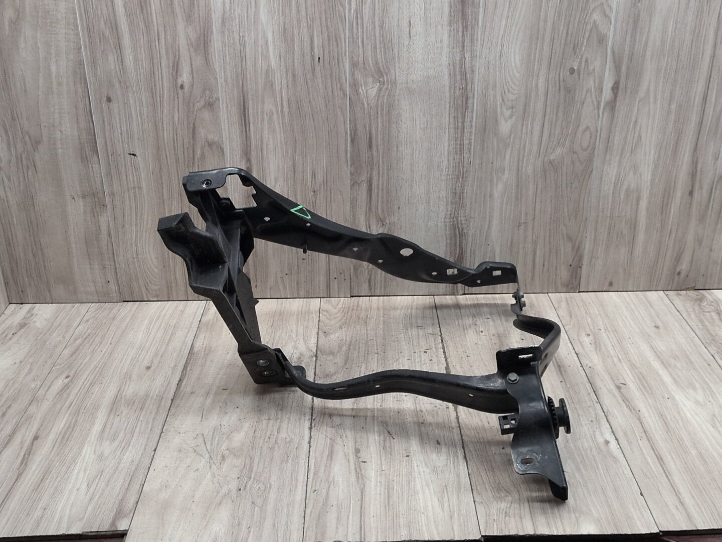 2009-2012 Mercedes-Benz E550 W212 Left Driver Headlight Bracket PP212620021 OEM
