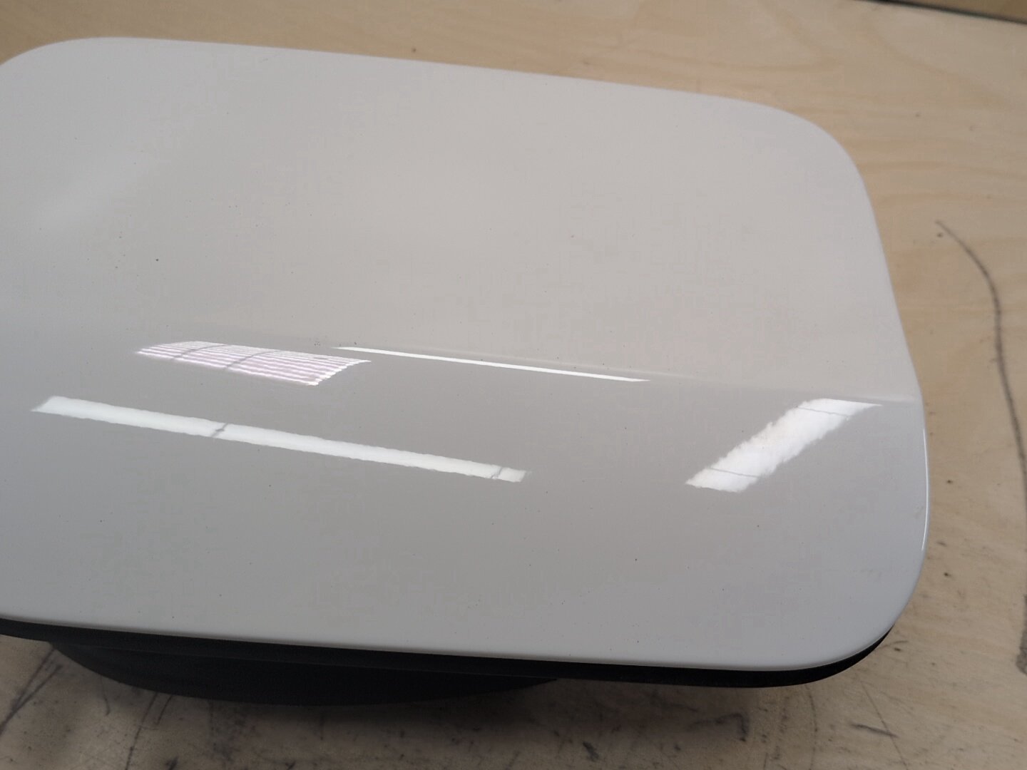2018-2024 BMW X3 G01 Gas Cover Assembly 7405751