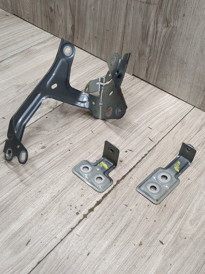 2017 - 2023 BMW M550i G30 Front Left Driver Fender Brackets SET 7349617 N63B44O2