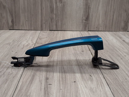 2015 - 2019 BMW X6 F86 Front or Rear Right Passenger Exterior Door Handle w/ Comfort Access 8068462 S63B44T2