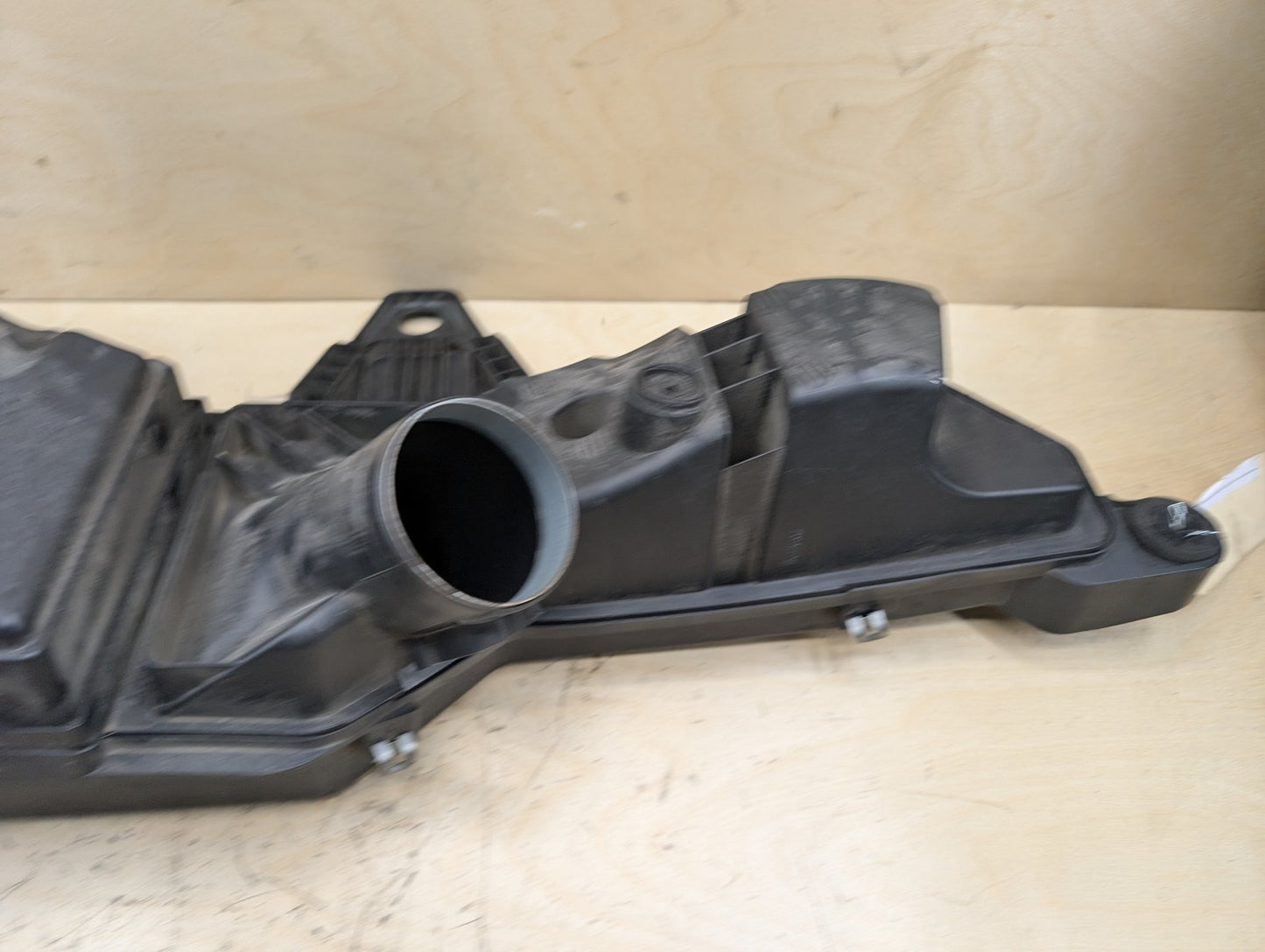 2012-2018 BMW F30 328i N20B20O0 Engine Air Filter Box Assembly 7597589
