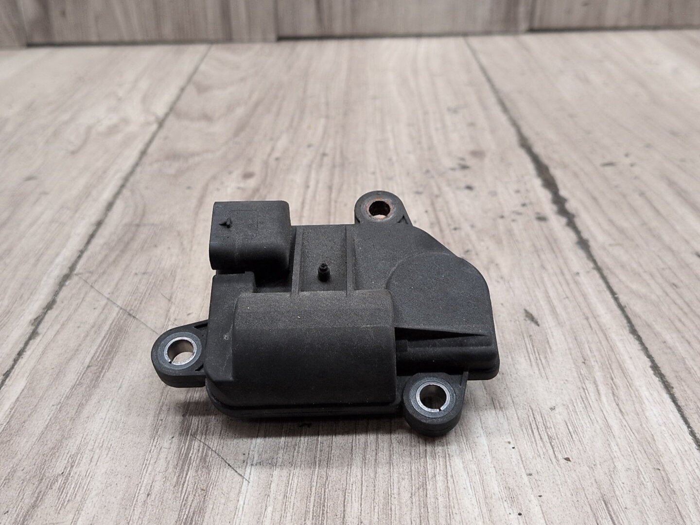 OEM BMW F15 F22 F23 F30 F32 F33 F36 F44 F48 Muffler Exhaust Flap Actuator Motor