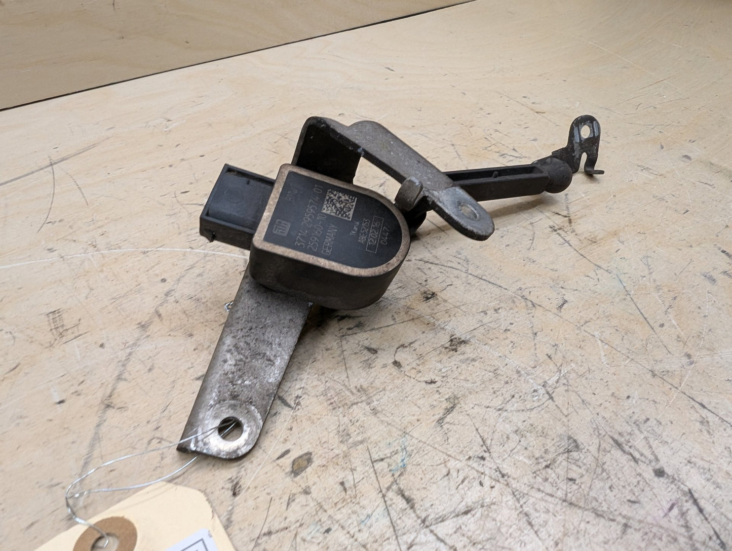 2016-2022 BMW 750i G12 Suspension Height Level Sensor 2959574