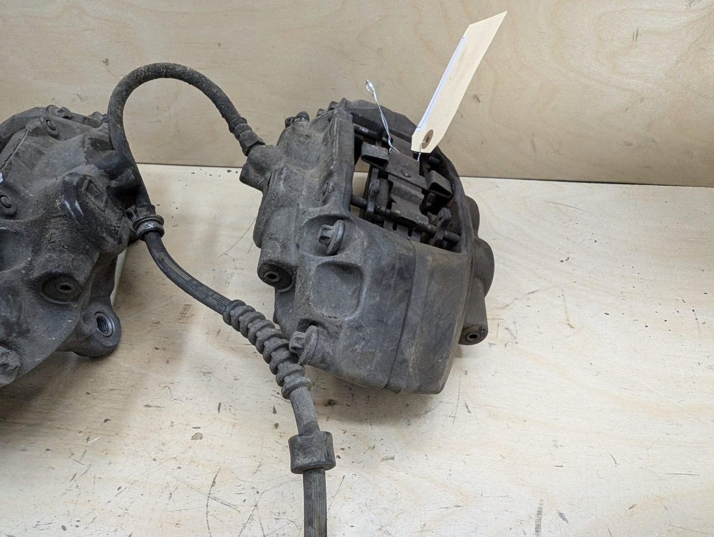 2012-2018 BMW 335i F30 Front Left Right Brake Caliper SET 6865537