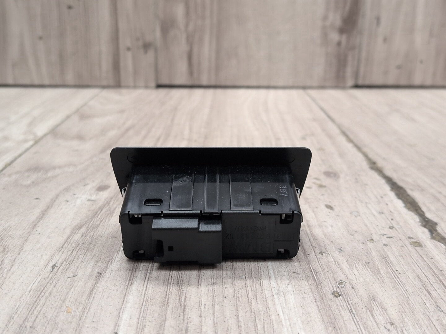 OEM BMW F02 F10 F15 F48 F90 G01 G20 G30 G80 X3 Rear Trunk Lid Center Lock Switch