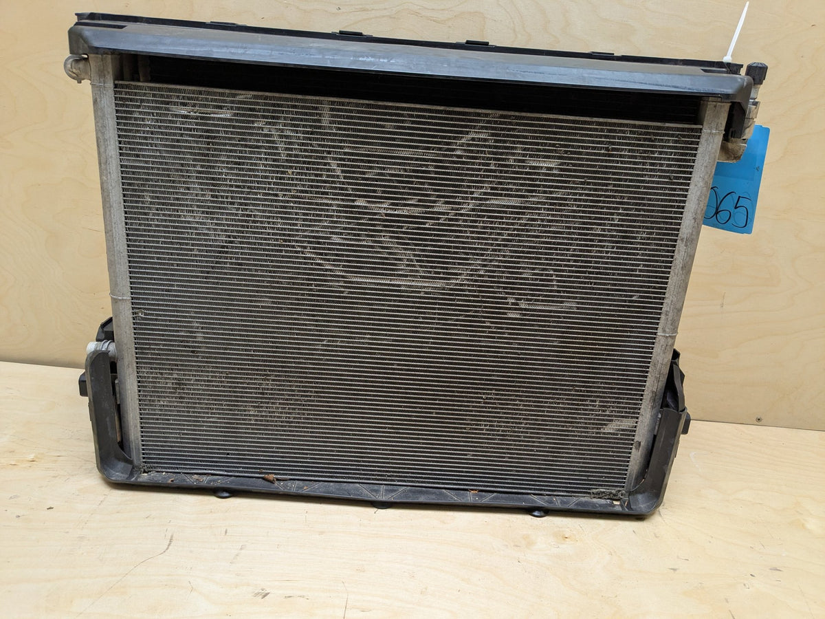 16-22 BMW 750Li G12 Radiator Cooling Condenser Fan Shroud Assembly 850W8619380