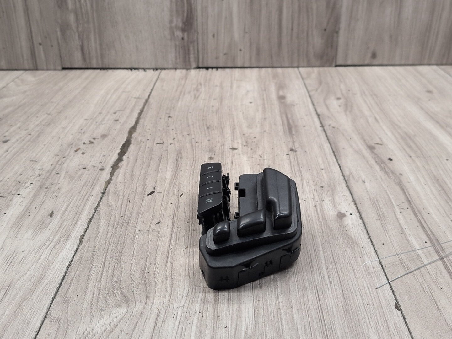 2009-2012 Mercedes-Benz E550 W212 Front Left Driver Seat Control Switch A2129069600 OEM