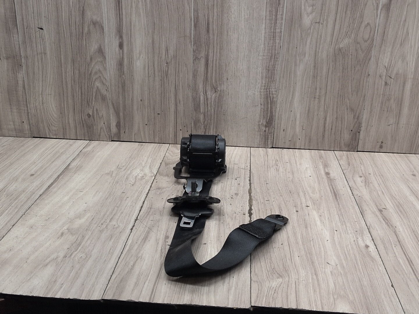 2015-2018 BMW X5 F85 Rear Right Passenger Seatbelt Seat Belt Retractor 7318376