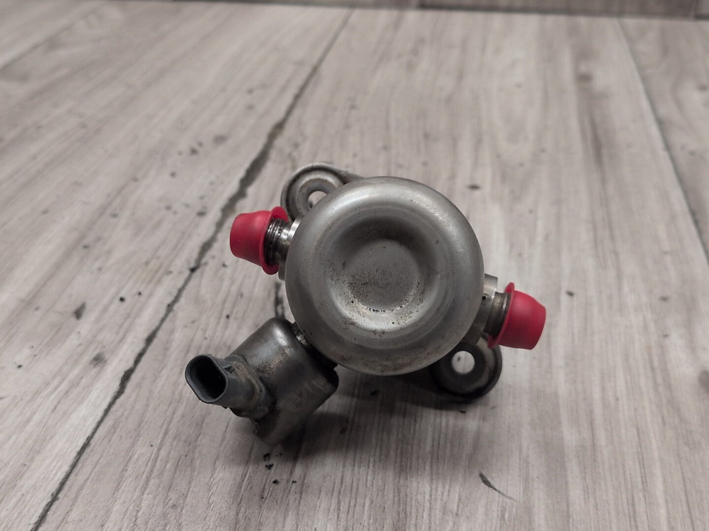 OEM BMW E88 E92 E93 F10 F15 F22 F30 F32 Engine N55 HPFP High Pressure Fuel Pump