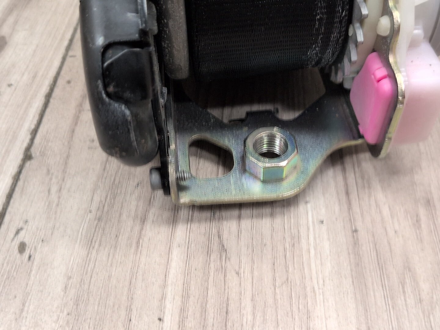 2015-2018 Audi Q3 8U Front Right Passenger Seatbelt Seat Belt Retractor 8U0857706F