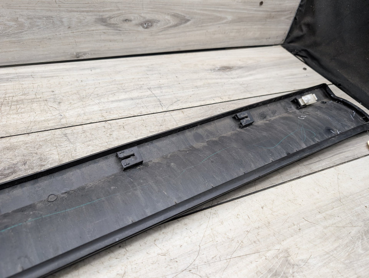 2011-2017 BMW X3 F25 Front Right Passenger Exterior Door Trim Molding 7205780 * OEM