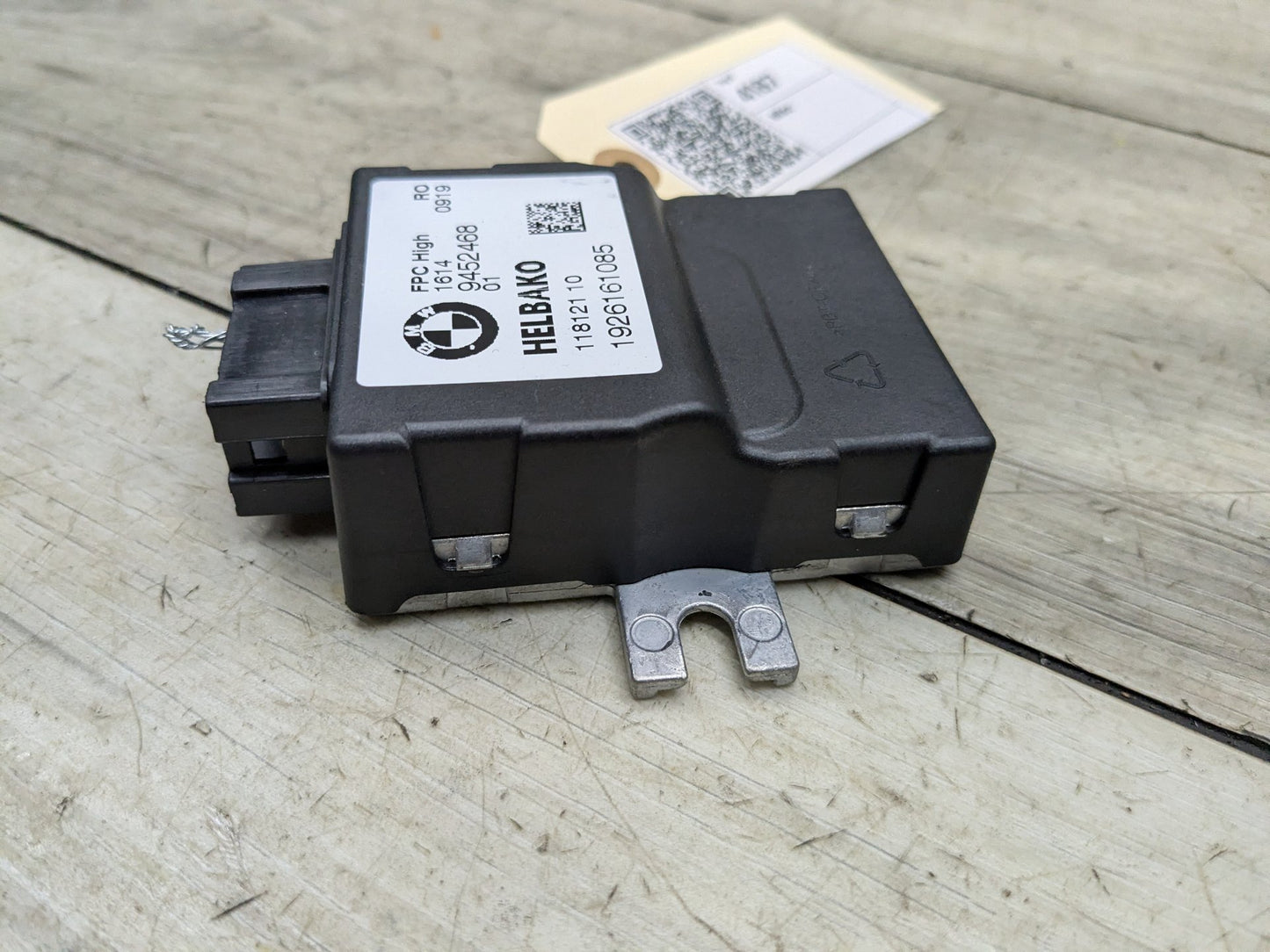 17-24 OEM BMW G01 G05 G12 G20 G22 G42 G30 G80 G82 Fuel Pump Control Module Unit