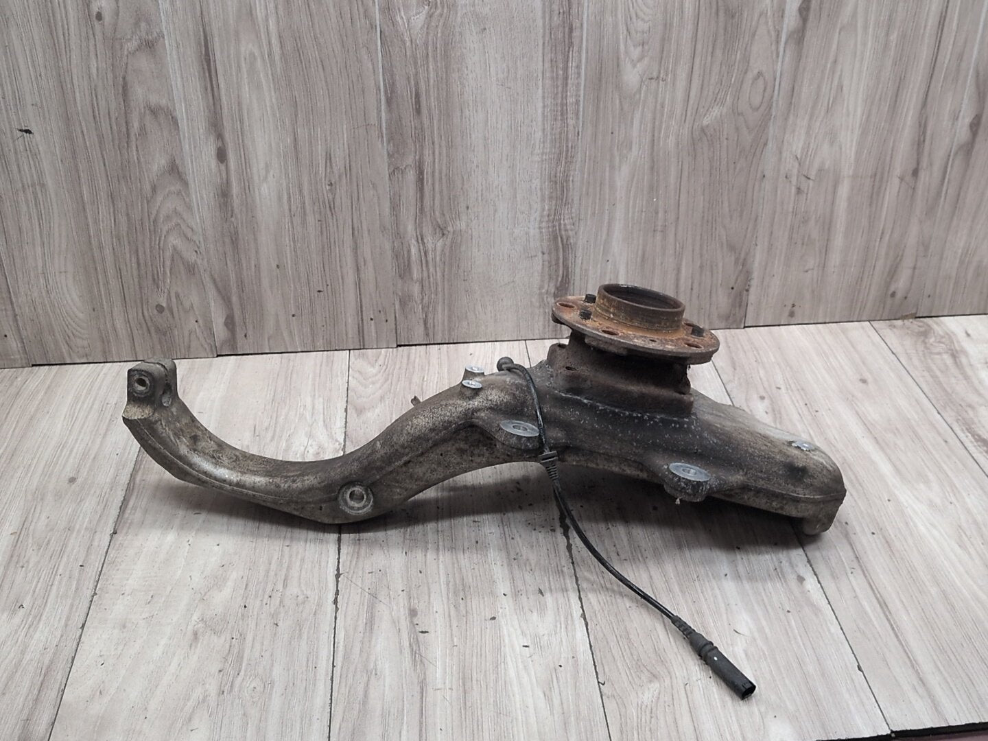 OEM BMW E70 F15 F16 F85 X5 X6 Front Passenger Right Spindle Hub Carrier Knuckle
