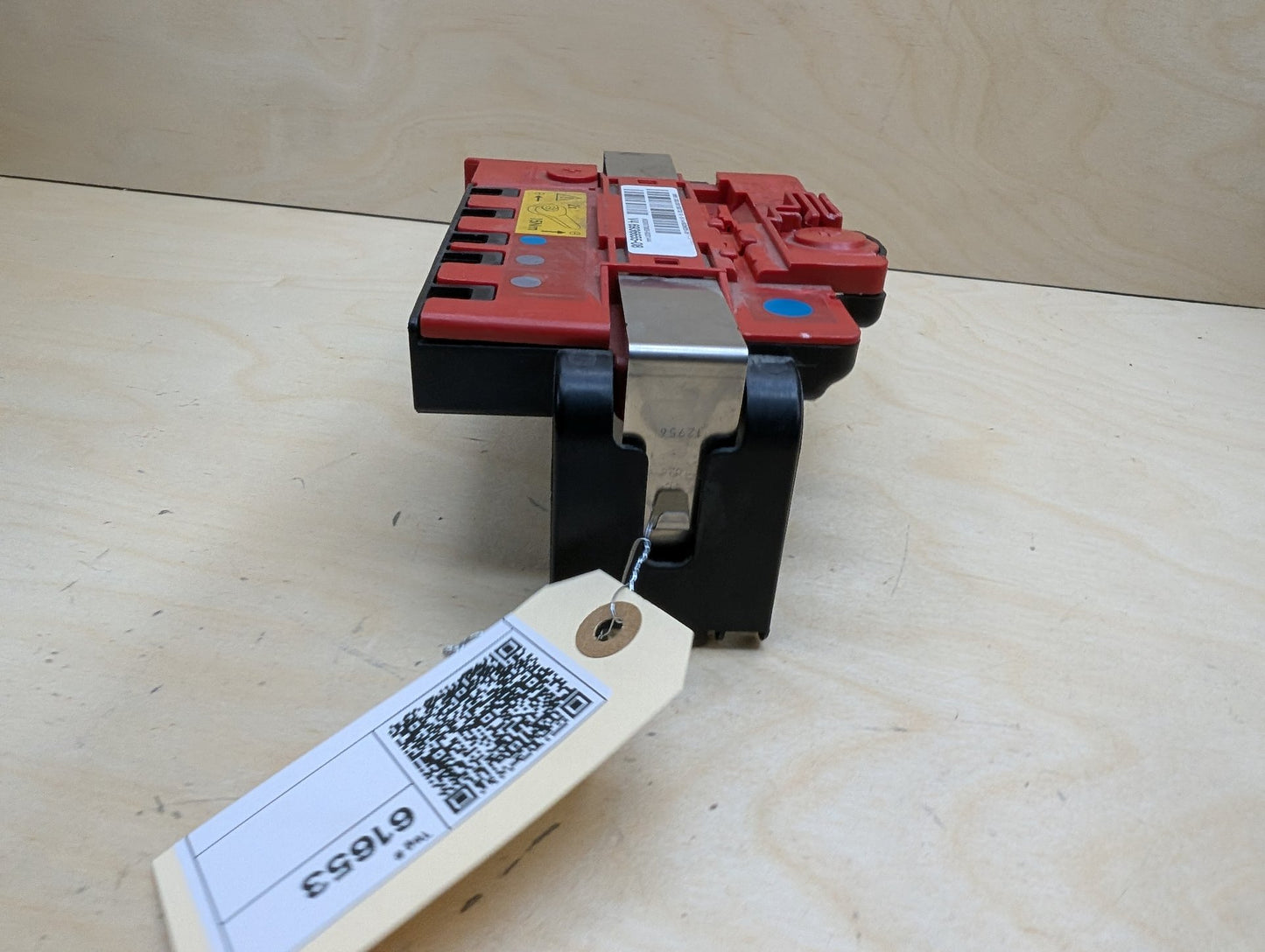OEM BMW E82 E88 E90 E92 Battery Power Junction Distribution Fuse Box Voltage