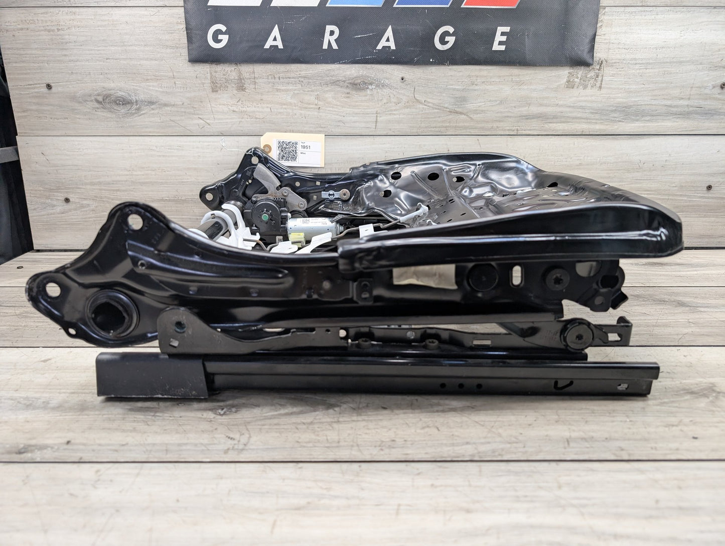 2021-2026 BMW 430i G22 Front Left Driver Seat Lower Track Frame Assembly 9108133